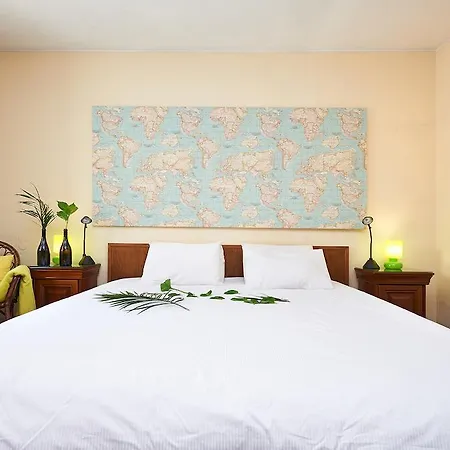 The Ocean Soul Guest-house Sensations بيت شباب